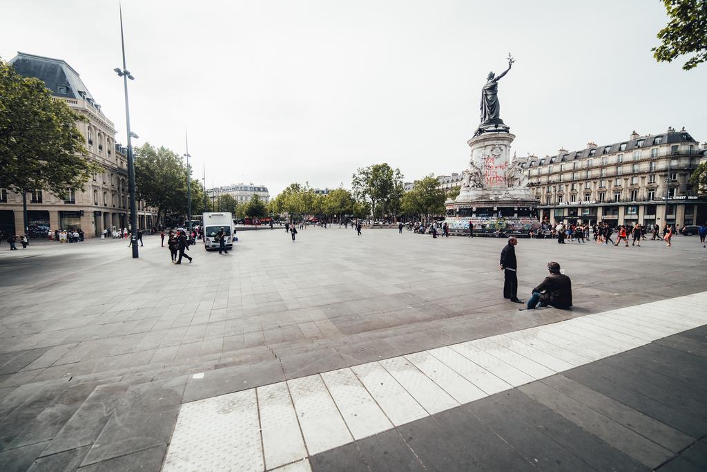 Hotel De L'Exposition - Republique Париж Екстериор снимка